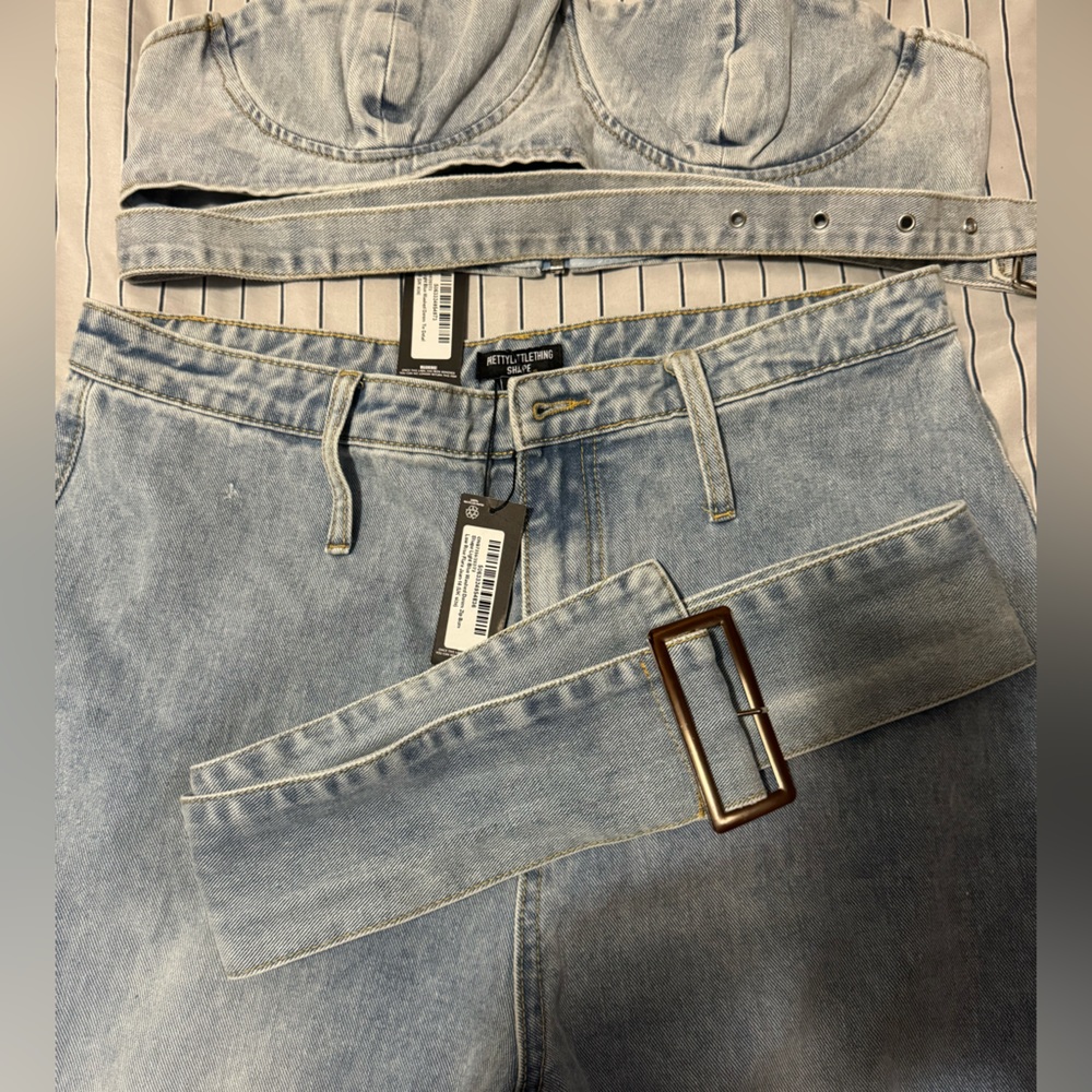 PrettyLittleThing Two Piece Denim Set - Picture 3 of 4